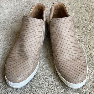 Natural Soul Women’s Ankle Boots Booties Faith Buff  Size 7.5 W